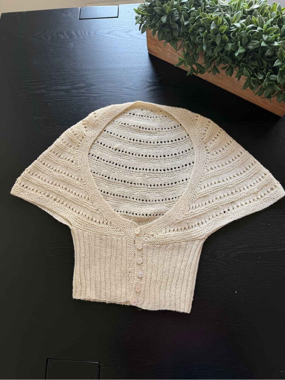 Cropped Cream Knit Short-Sleeve Cardigan Size XS
